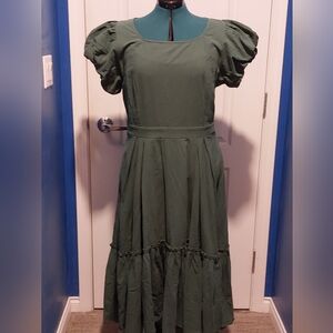 Ivy City Co Forest Green Midi Dress with Puff Sleeves